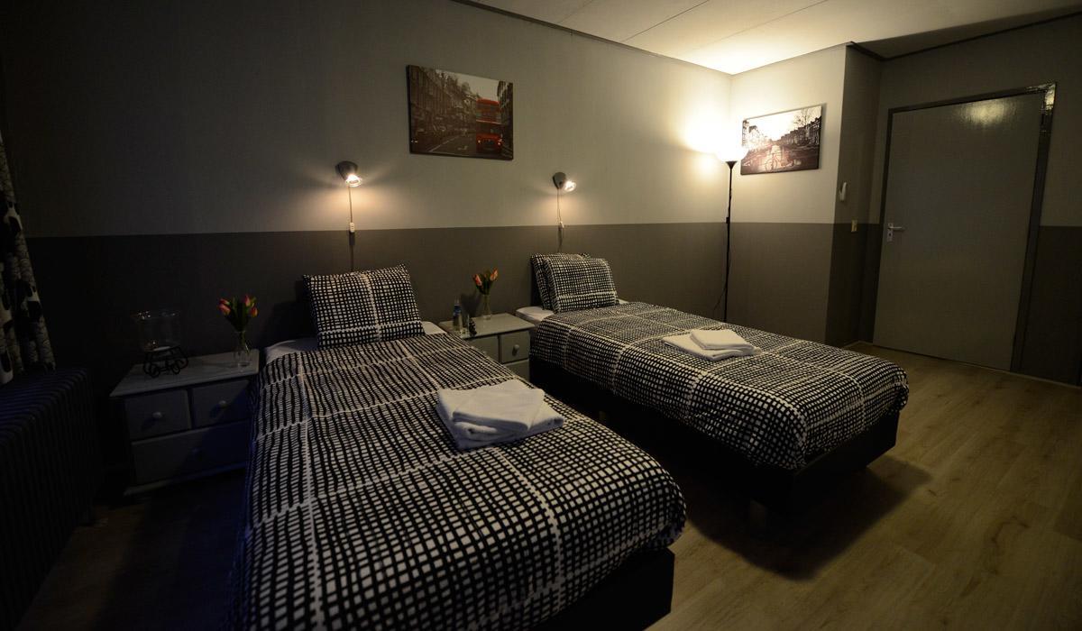 Hotel Den Berg Geertruidenberg Bagian luar foto