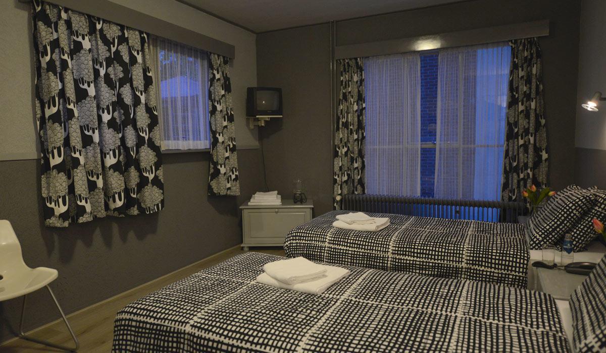 Hotel Den Berg Geertruidenberg Bagian luar foto