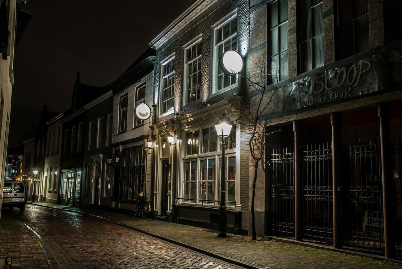 Hotel Den Berg Geertruidenberg Bagian luar foto