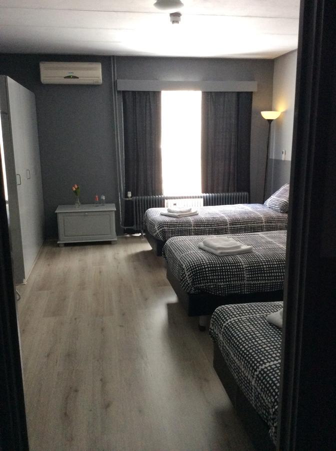 Hotel Den Berg Geertruidenberg Bagian luar foto