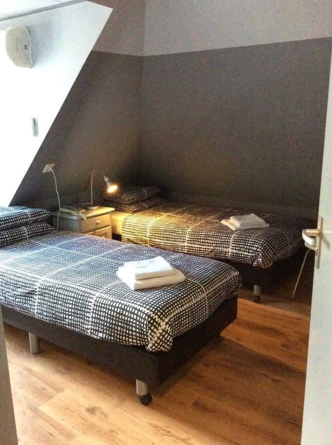 Hotel Den Berg Geertruidenberg Bagian luar foto