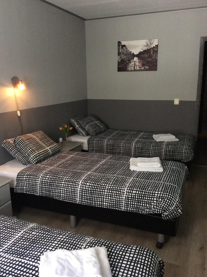 Hotel Den Berg Geertruidenberg Bagian luar foto